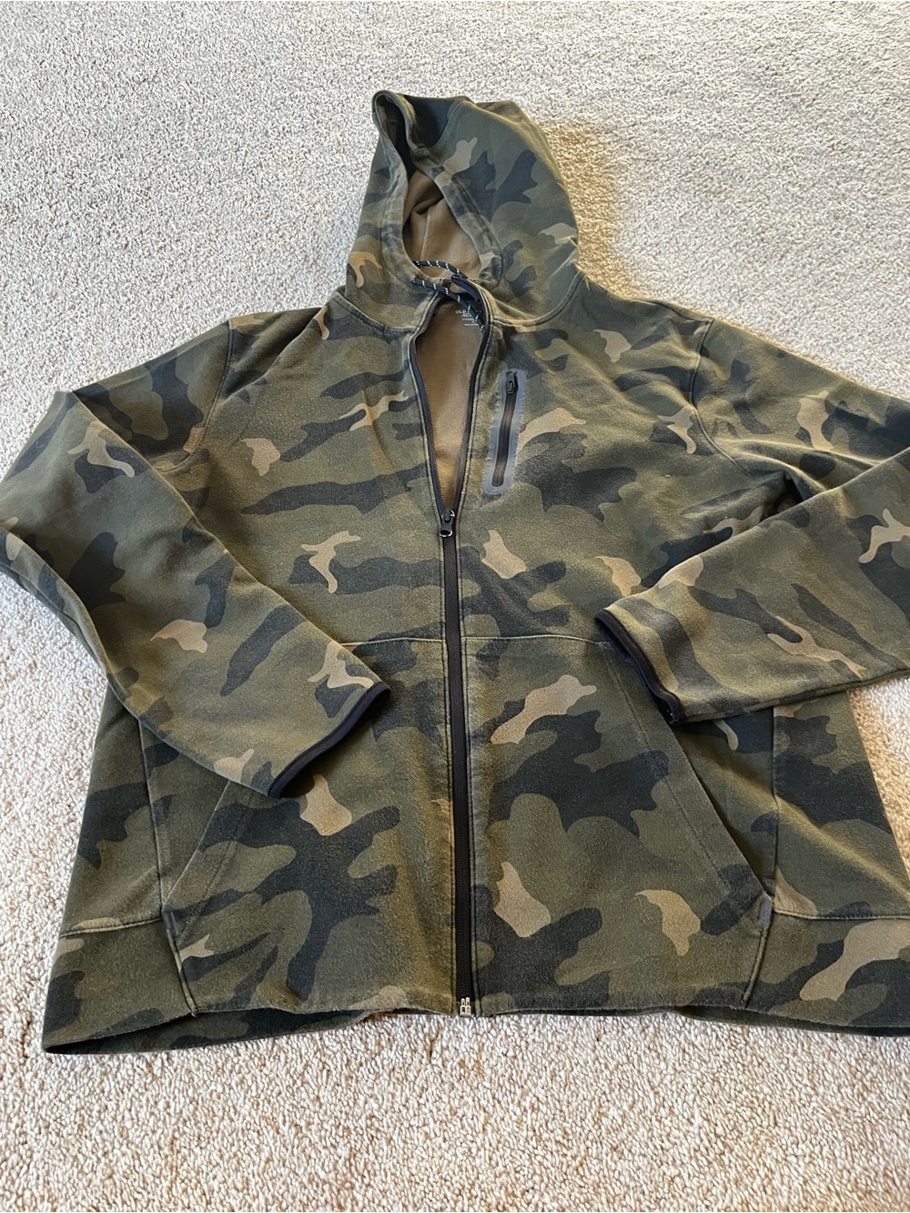 Old Navy Men's Green Camo Zip Hoodie Jacket